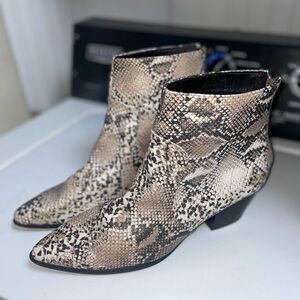 Charlotte Russe Beige Snake Print Ankle Booties Size 10
